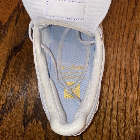 Men’s Adidas Busenitz white size 9 - Picture 3 of 8